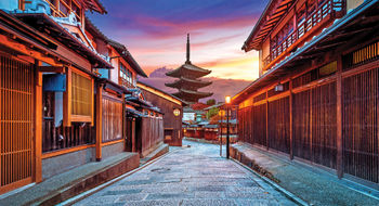 Yasaka Pagoda and Sannen Zaka Street in Kyoto.